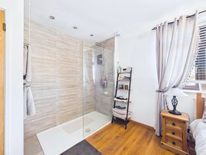 Photo 21- click for photo gallery